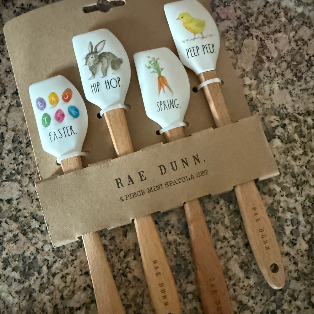 🥕🐣 Rae Dunn Easter Mini Spatula Set (4-Piece)